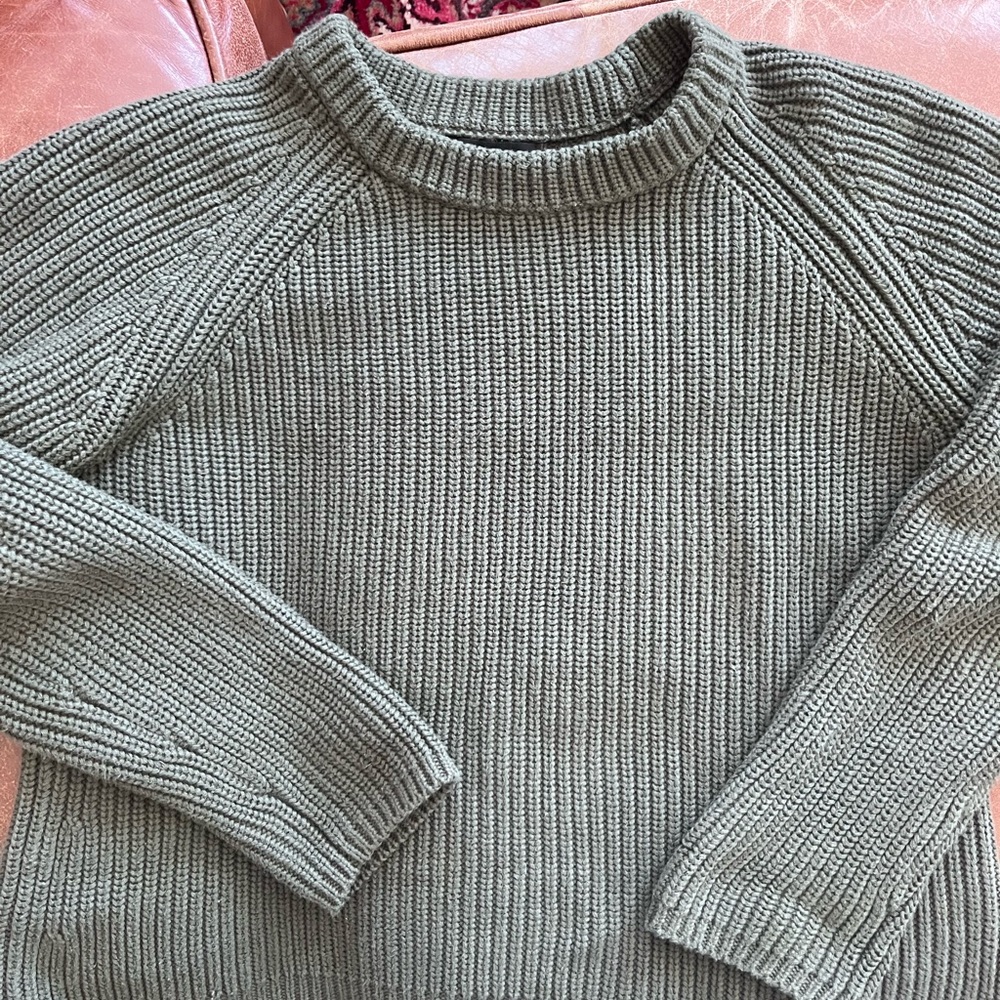 Quince Cotton Fisherman sweater in dark olive- size Medium GUC